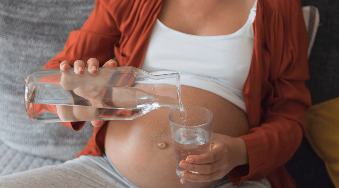 Elektrolity w&nbsp;ciąży, połogu i&nbsp;podczas karmienia piersią – przewodnik dla Mam