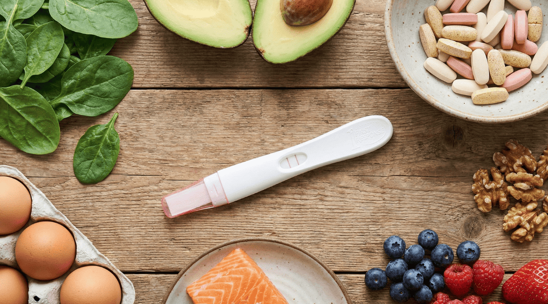 Dieta w&nbsp;pierwszym trymestrze ciąży. Kluczowe składniki odżywcze dla Ciebie i&nbsp;Twojego&nbsp;dziecka.